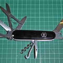 Нож VICTORINOX HUNTSMAN 1.3713.3